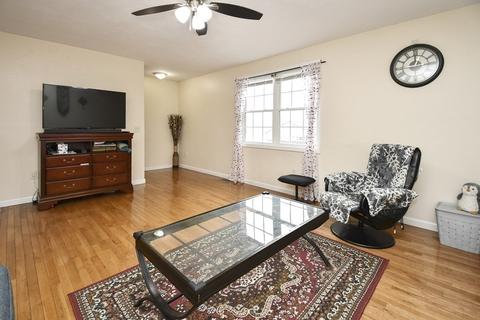 26 Creston St, Worcester, MA 01604 photo 2