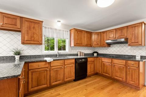 34 Sarah Dr, Worcester, MA 01607 photo 9