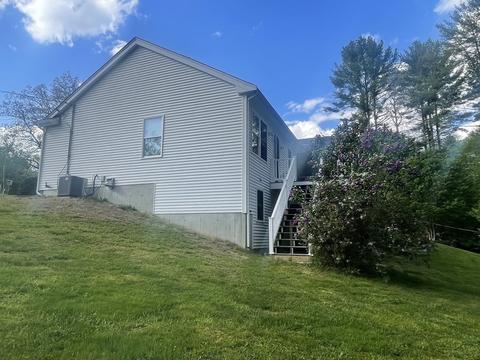 36 Brooks St, Upton, MA 01568 photo 2