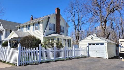 45 Ralph St, Springfield, MA 01109 photo 2