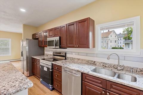 2 Goddard St, Webster, MA 01570 photo 5