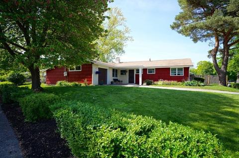 2 Andover Rd, Beverly, MA 01915 photo 1