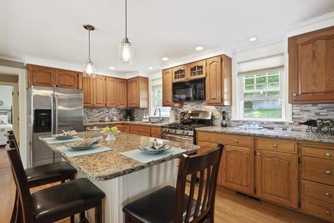 8 Barbara Rd, Danvers, MA 01923 photo 9