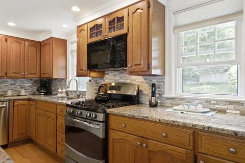 8 Barbara Rd, Danvers, MA 01923 photo 10