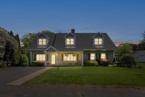 4 Mark Rd, Beverly, MA 01915 photo 2