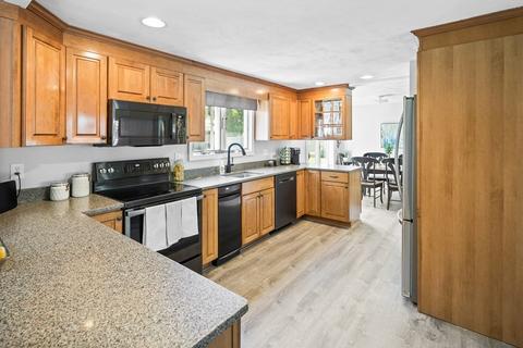 4 Mark Rd, Beverly, MA 01915 photo 9
