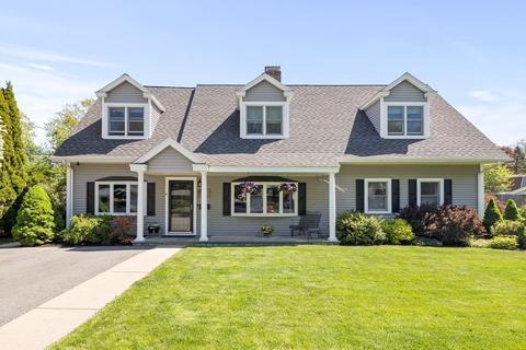 4 Mark Rd, Beverly, MA 01915 photo 1