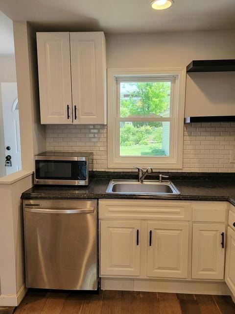 25 Acushnet Ave, Worcester, MA 01606 photo 8
