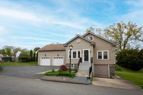 18 Angelo St, Worcester, MA 01604 photo 2