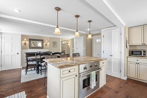 10 Lee St, Marblehead, MA 01945 photo 4