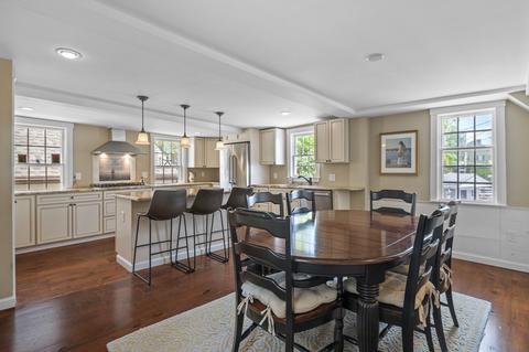 10 Lee St, Marblehead, MA 01945 photo 3