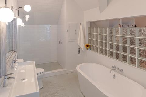 4 Wallingford Rd, Marblehead, MA 01945 photo 21