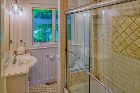 4 Wallingford Rd, Marblehead, MA 01945 photo 25