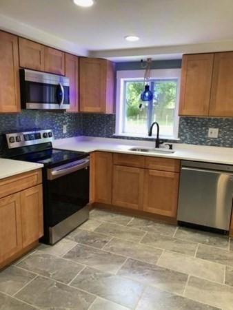 18 Dunham Rd, Beverly, MA 01915 photo 6