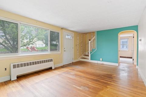 35 Elsie St, Everett, MA 02149 photo 4