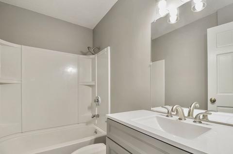 173 Senator St, Springfield, MA 01129 photo 3