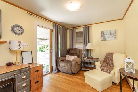 92 Cedar St, Fairhaven, MA 02719 photo 8