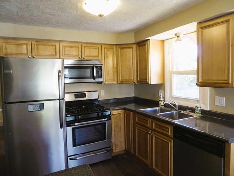7 Garrity St, Chicopee, MA 01020 photo 3