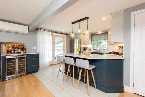 19 Marsh Ave, Beverly, MA 01915 photo 9