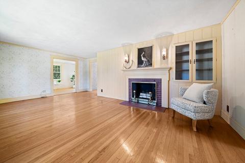 335 Summer Ave, Reading, MA 01867 photo 13