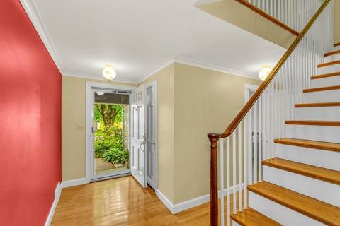 16 Northgate, Wellesley, MA 02482 photo 2