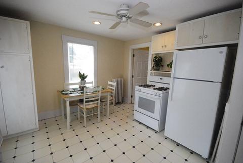 328 Abbott St, Springfield, MA 01118 photo 12