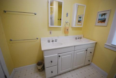 328 Abbott St, Springfield, MA 01118 photo 17