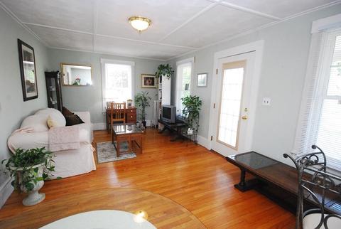 328 Abbott St, Springfield, MA 01118 photo 8