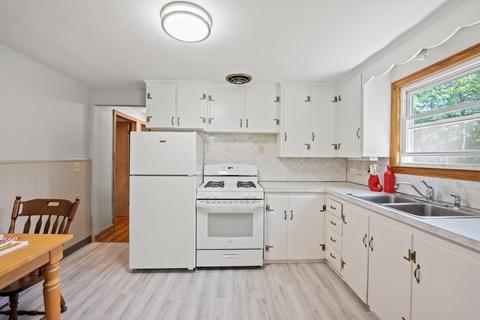 49 Exeter St, West Springfield, MA 01089 photo 12