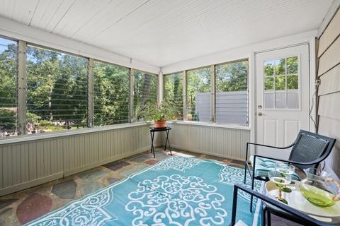 49 Exeter St, West Springfield, MA 01089 photo 5