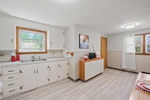 49 Exeter St, West Springfield, MA 01089 photo 9