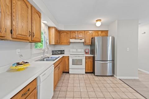200 Lambert Ter #3, Chicopee, MA 01020 photo 12