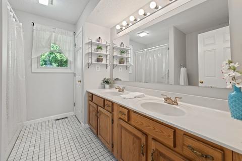 200 Lambert Ter #3, Chicopee, MA 01020 photo 20