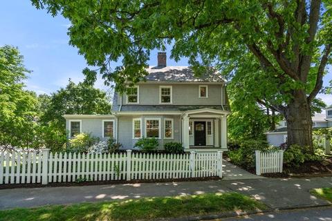 26 Everett St, Newton, MA 02459 photo 2
