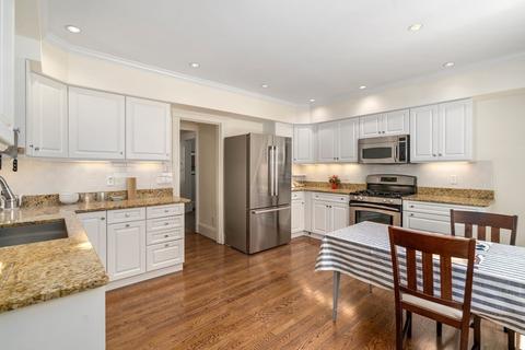26 Everett St, Newton, MA 02459 photo 16