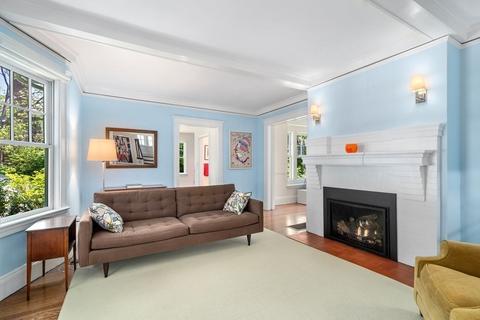 26 Everett St, Newton, MA 02459 photo 8