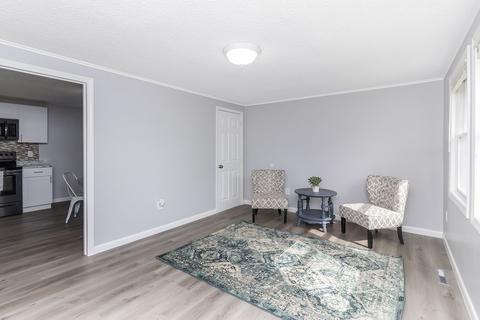 546 Plainfield St, Springfield, MA 01107 photo 9