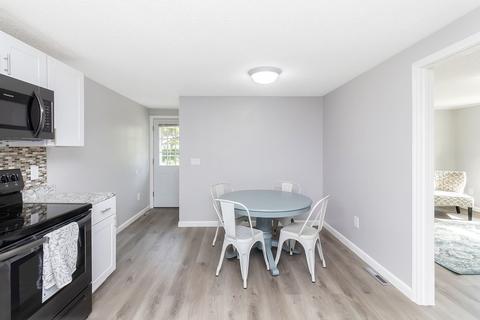 546 Plainfield St, Springfield, MA 01107 photo 13