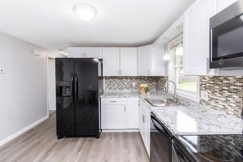 546 Plainfield St, Springfield, MA 01107 photo 14