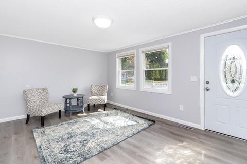 546 Plainfield St, Springfield, MA 01107 photo 7