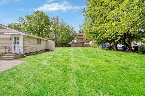 546 Plainfield St, Springfield, MA 01107 photo 4