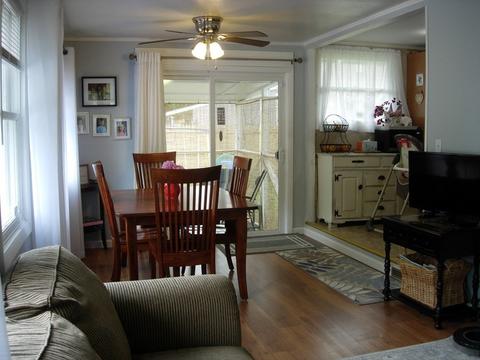 12 Sunset Dr, Springfield, MA 01109 photo 2
