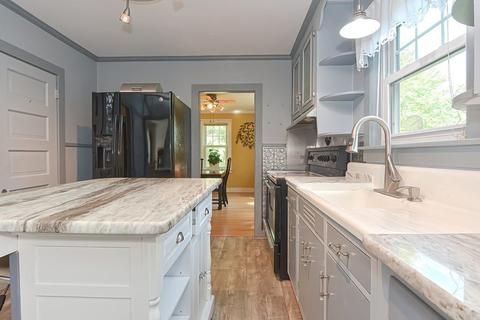 301 Thompson Rd, Webster, MA 01570 photo 9