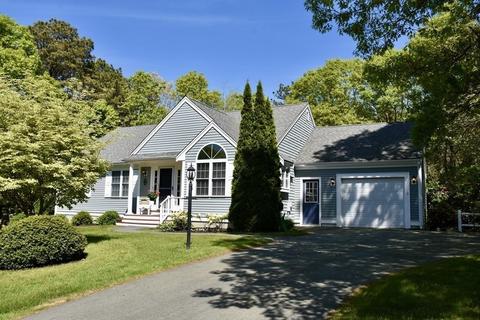 54 Snead Dr, Mashpee, MA 02649 photo 1