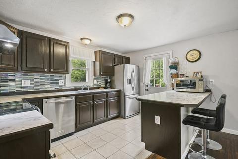 86 Brookside Dr, Gardner, MA 01440 photo 8