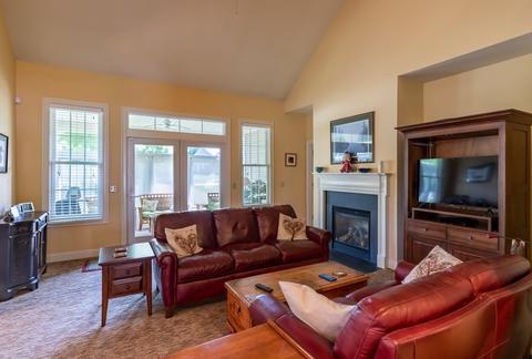 359 Main St #13A, Easthampton, MA 01027 photo 4