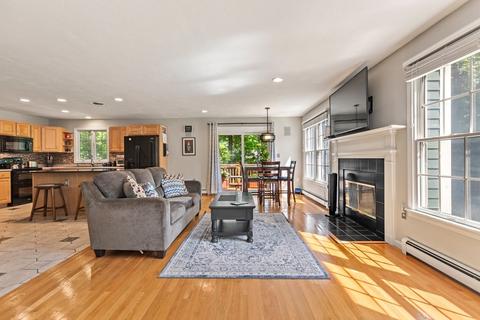 4 Carriage Ln, Maynard, MA 01754 photo 4