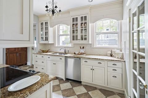 22 Dudley St, Reading, MA 01867 photo 16