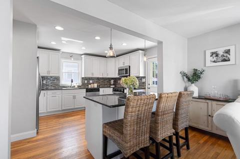 16 Curtis St, Marblehead, MA 01945 photo 4