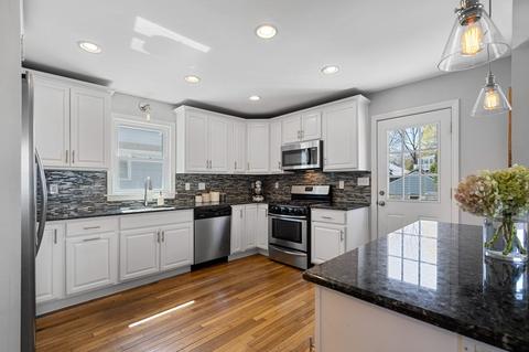 16 Curtis St, Marblehead, MA 01945 photo 5